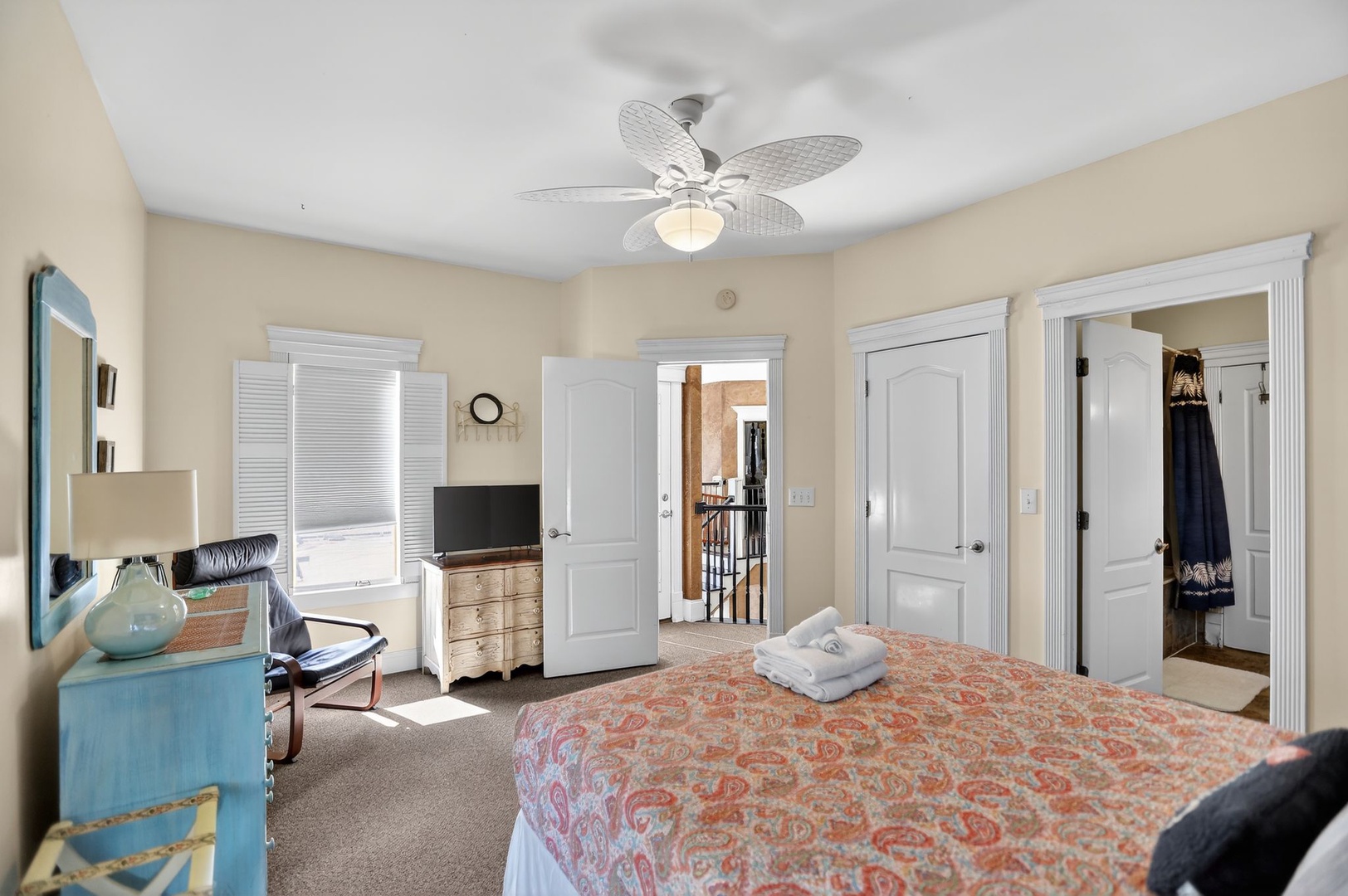 Bedroom 4 - Queen Bed- Jack and Jill Bath