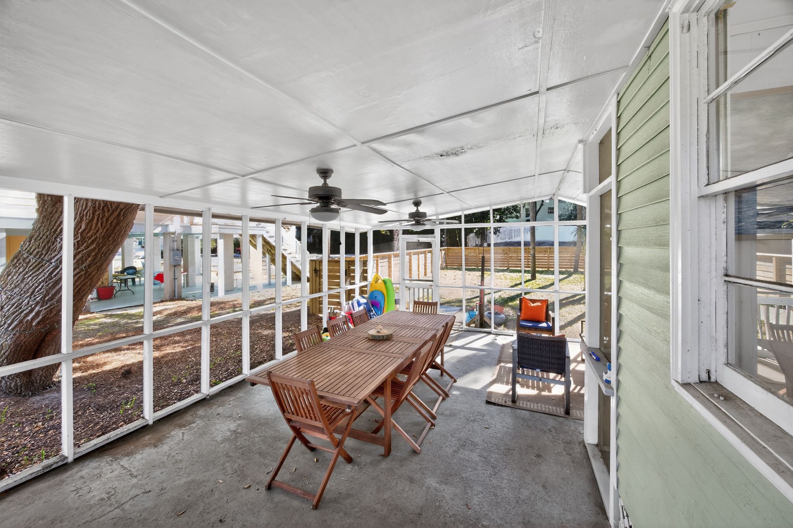 Patio - Screened-In Porch, Outdoor Dining
