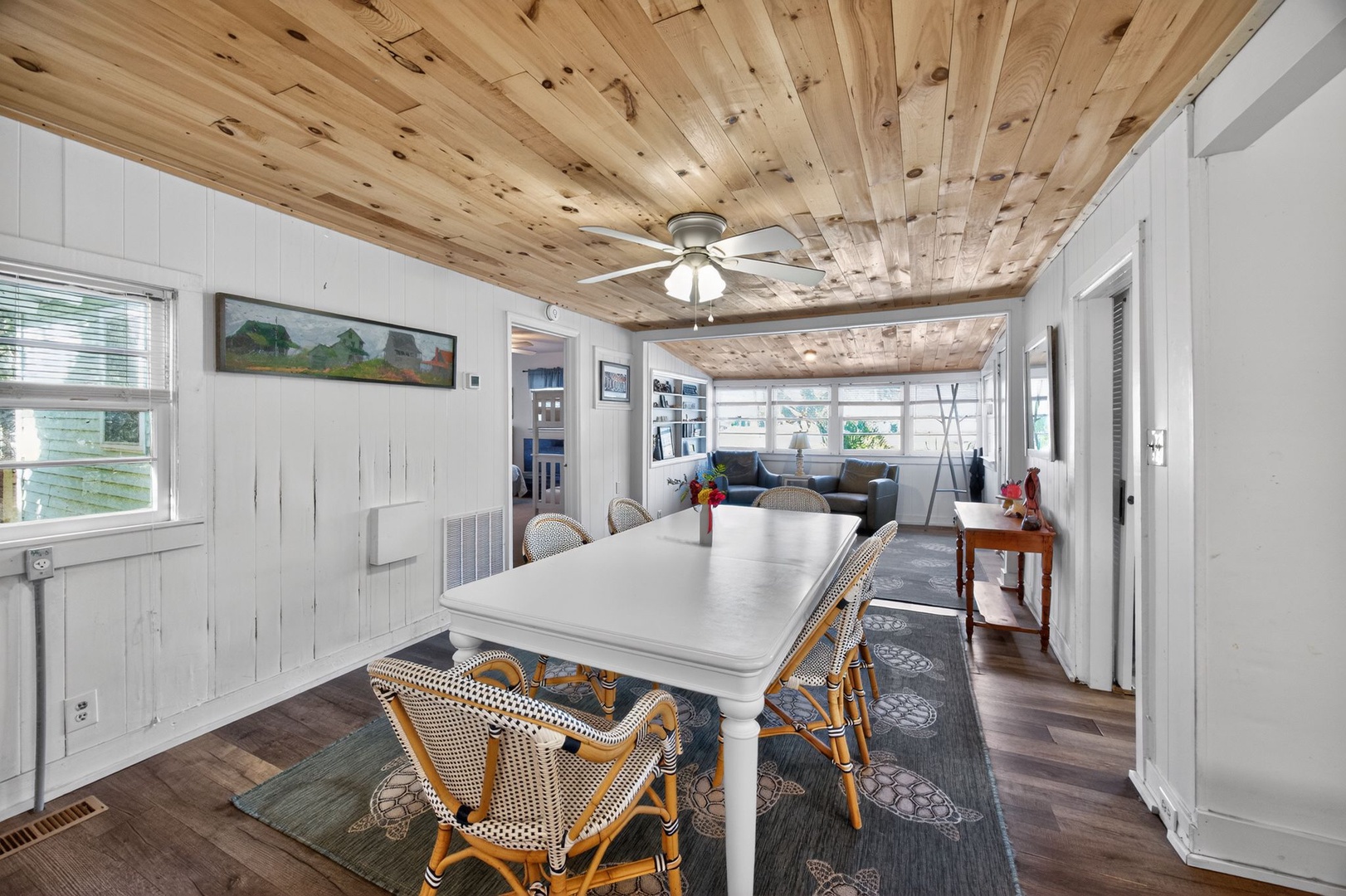 Dining Space - Seating for 6