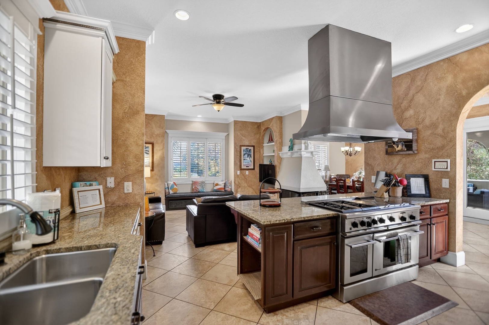 Kitchen - Fully Stocked Kitchen