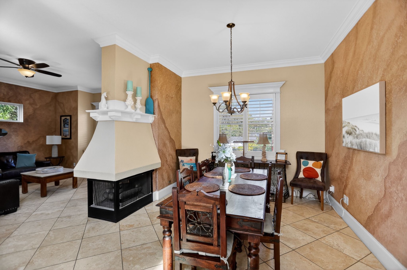 Dining Room - Seating for 6