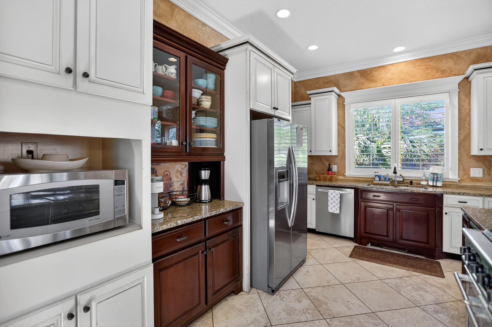 Kitchen - Fully Stocked Kitchen