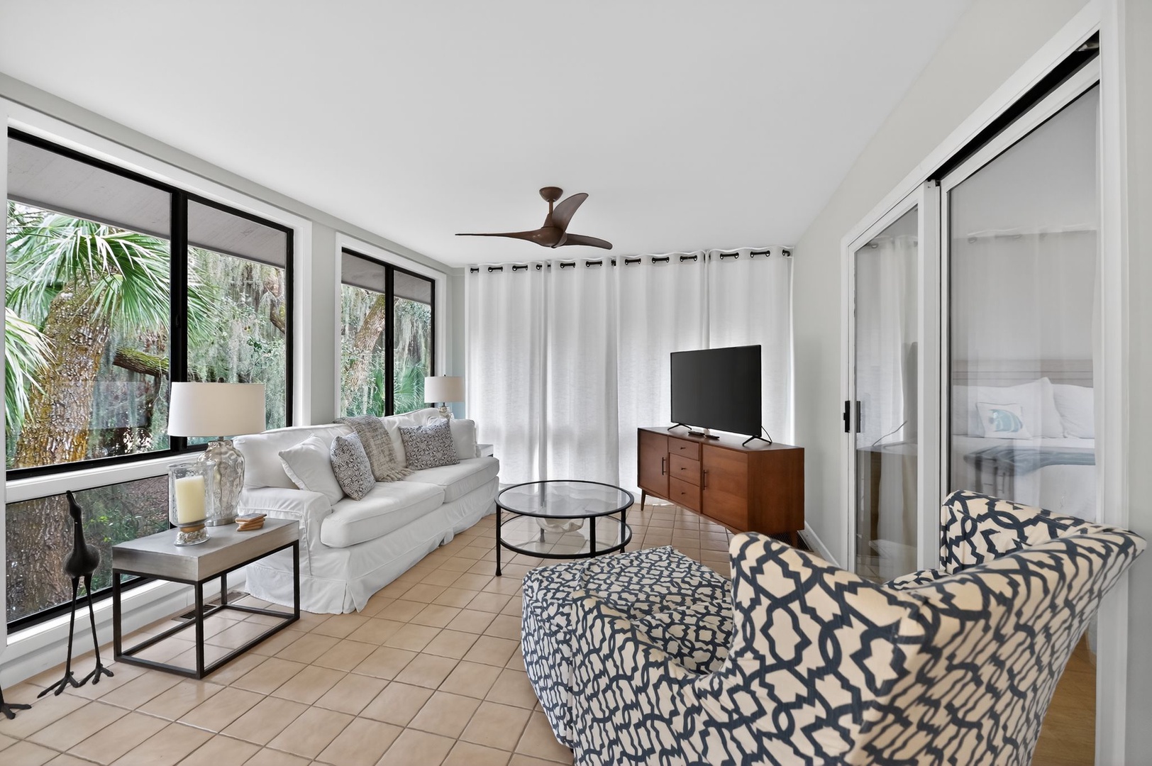 Sun Room - Comfortable Additional Entertainment Area