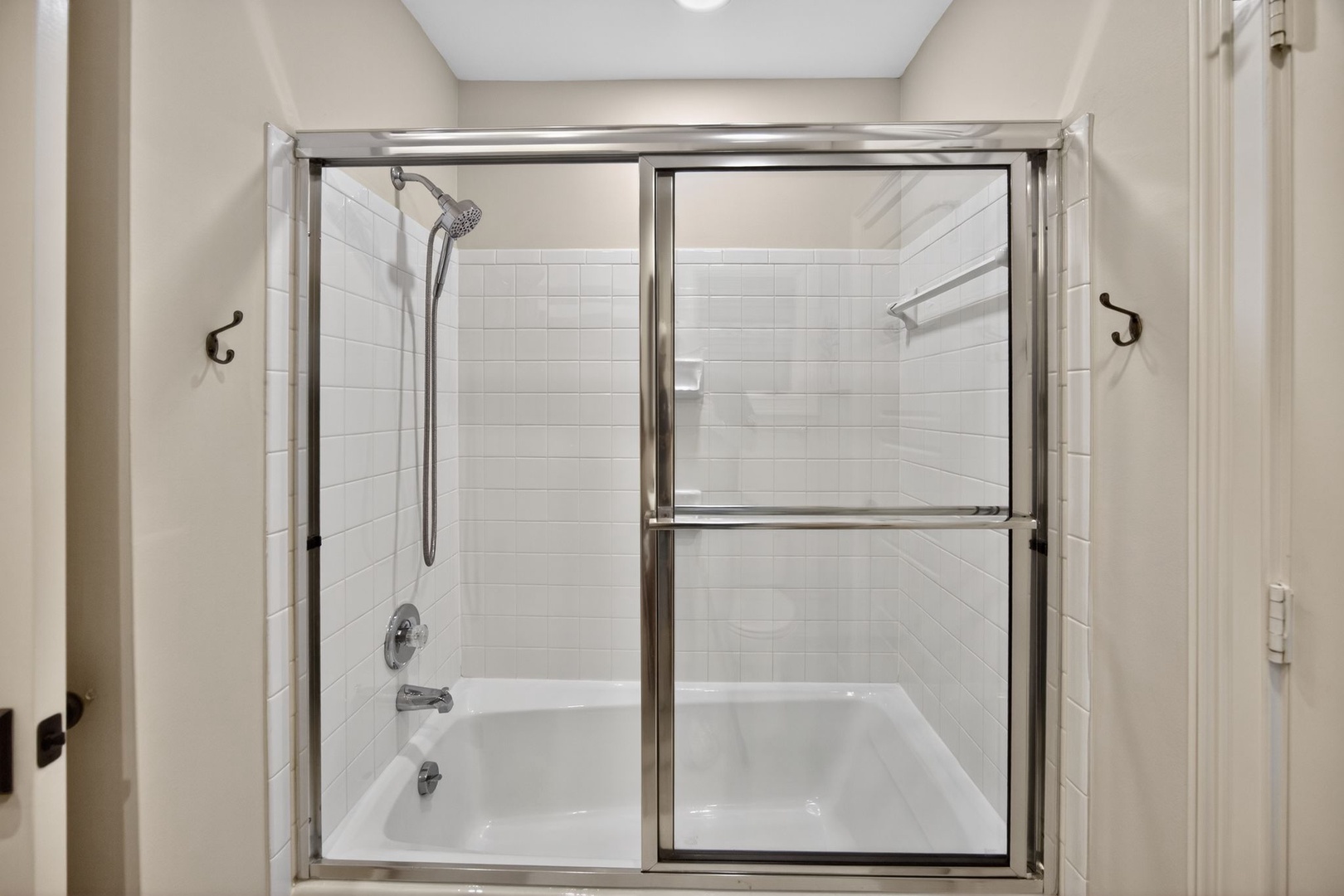 Shared Hall Bathroom - Tub/Shower Combo