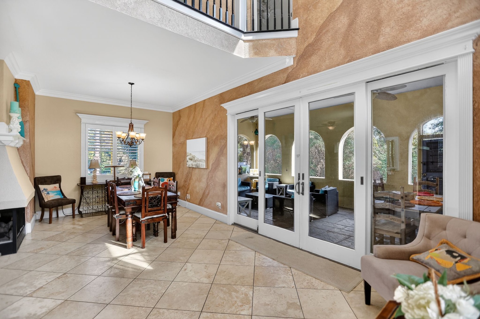 Dining Room - Access to Enclosed Porch