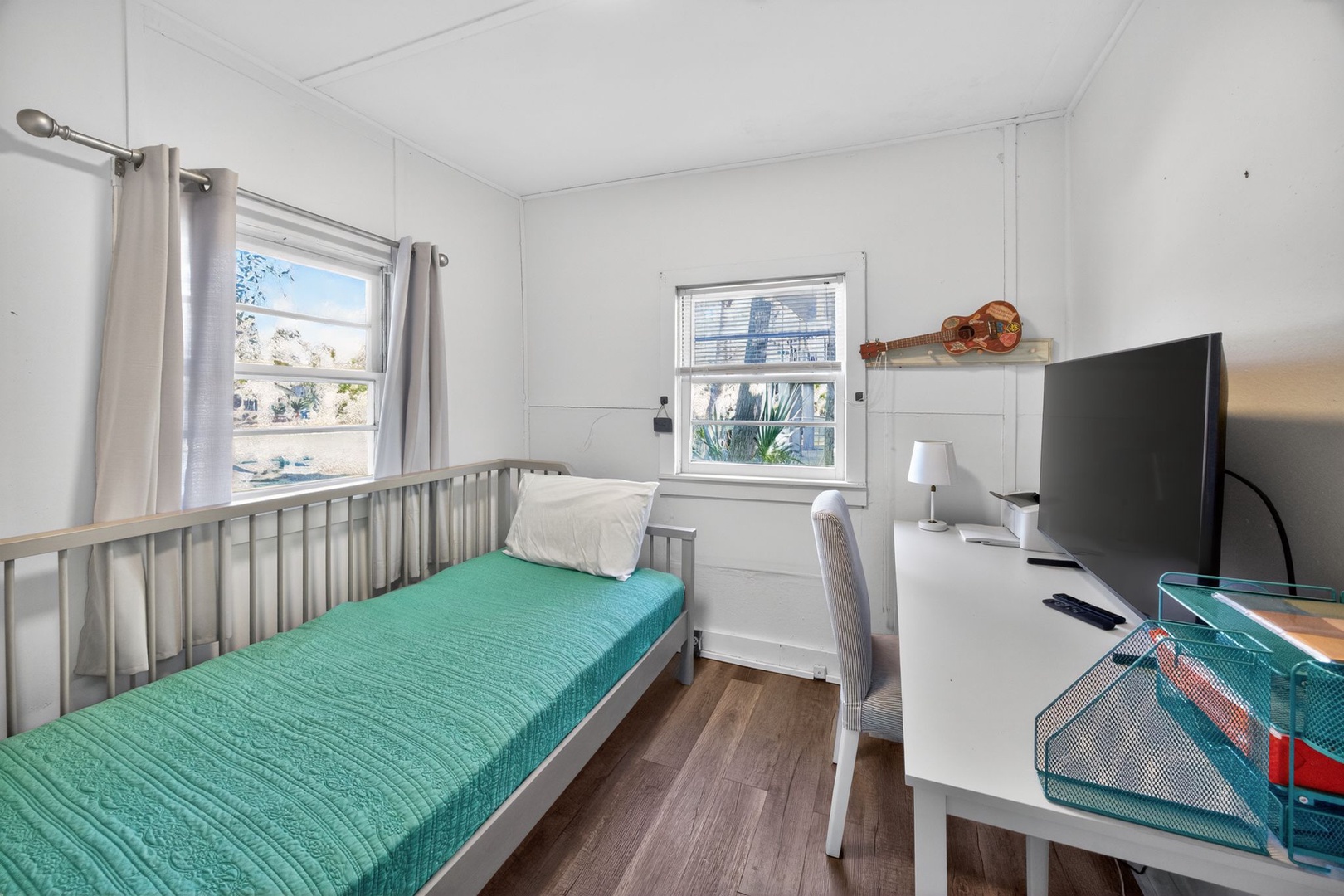 Third Bedroom - Day Bed, Office Space