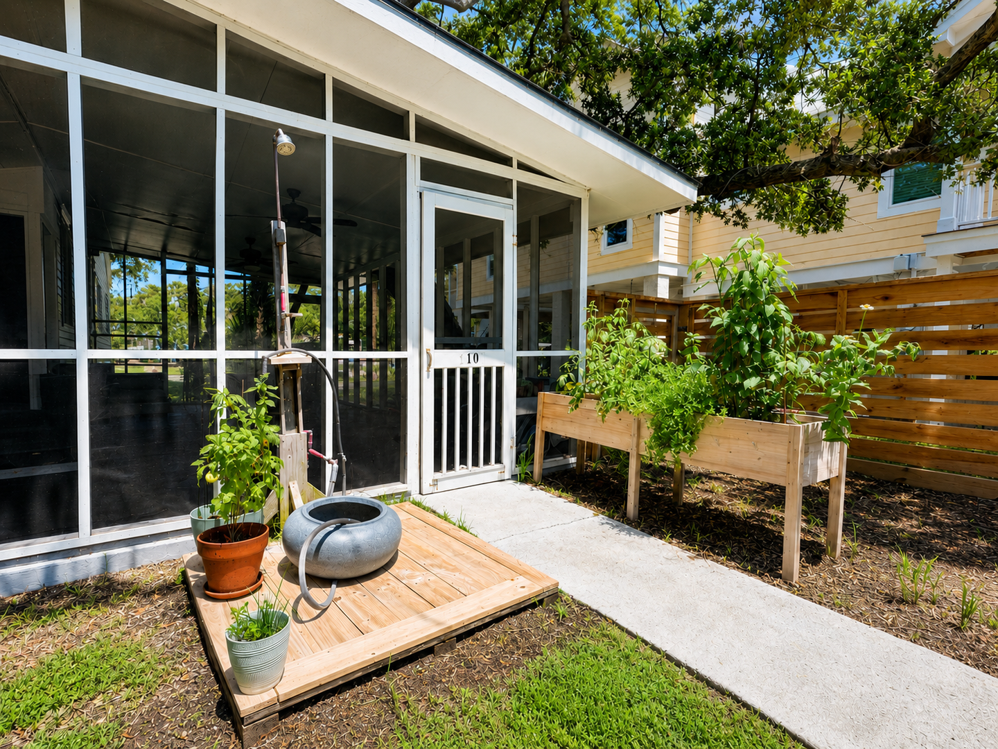 Screened-In Patio with Outdoor Seating