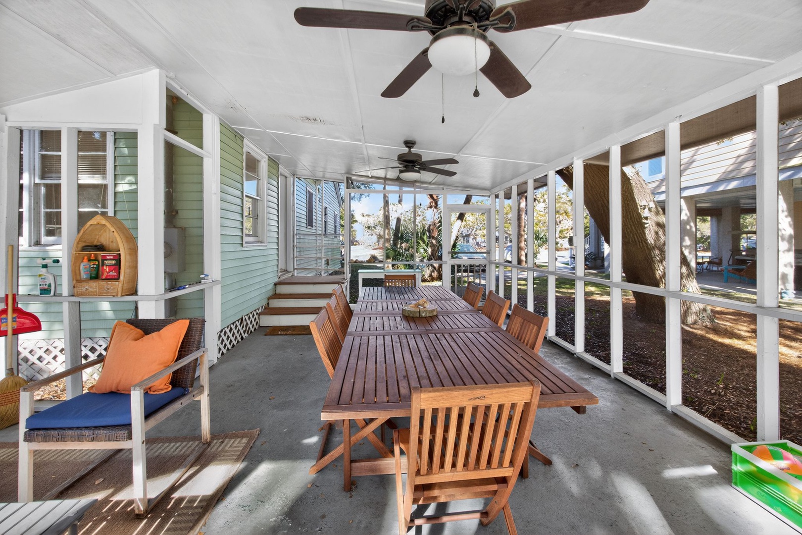 Patio - Screened-In Porch, Outdoor Dining