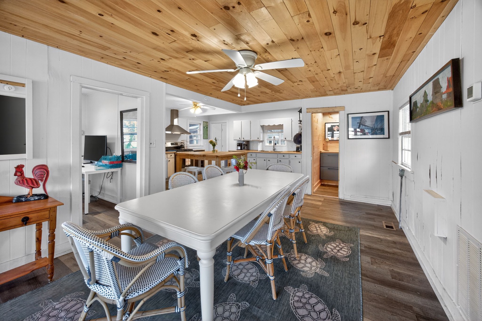 Dining Space - Seating for 6