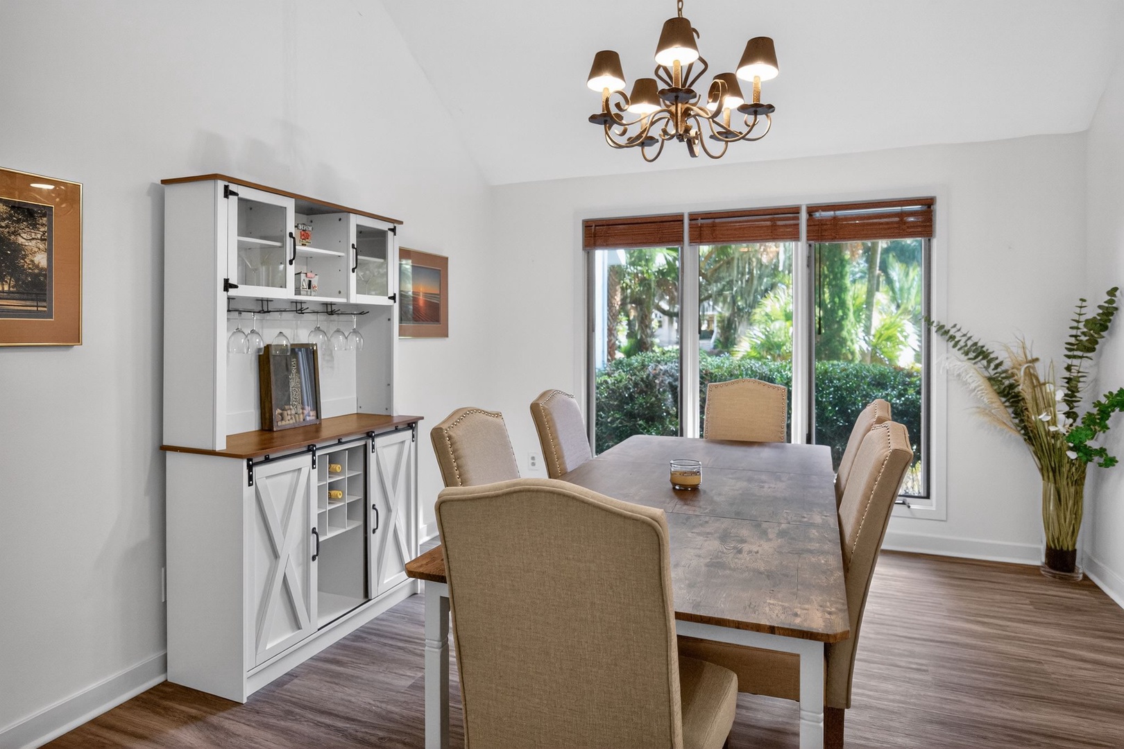 Dining - Seating For 6