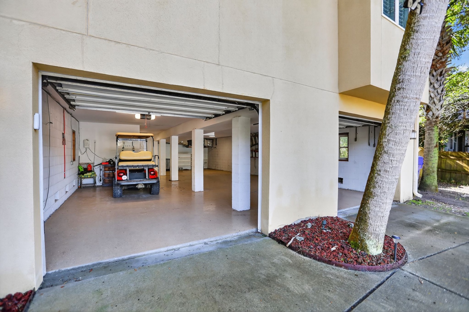 Garage – Golf Cart Available for Rent (Additional Fee)