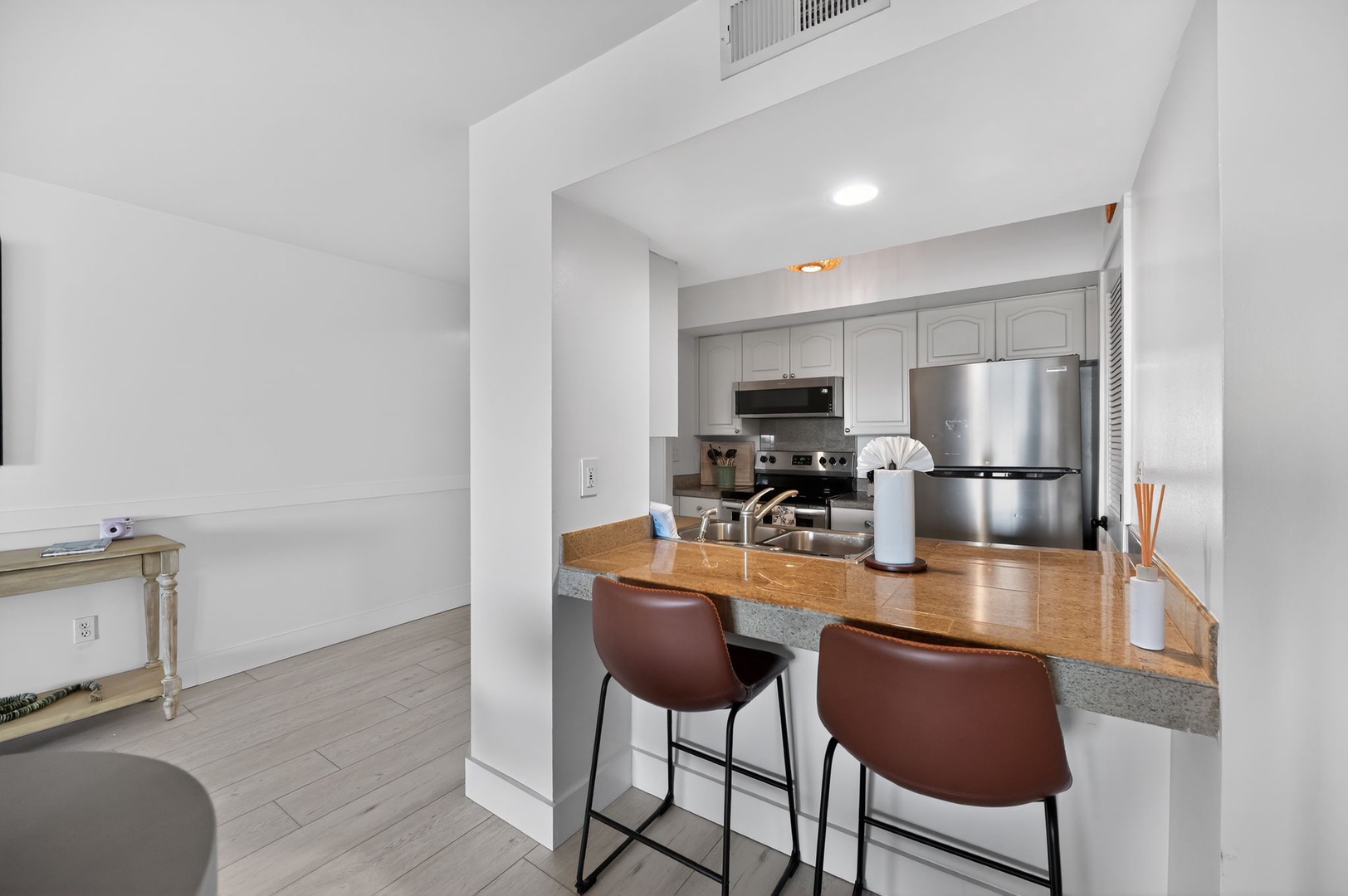 Kitchen - Bar Seating