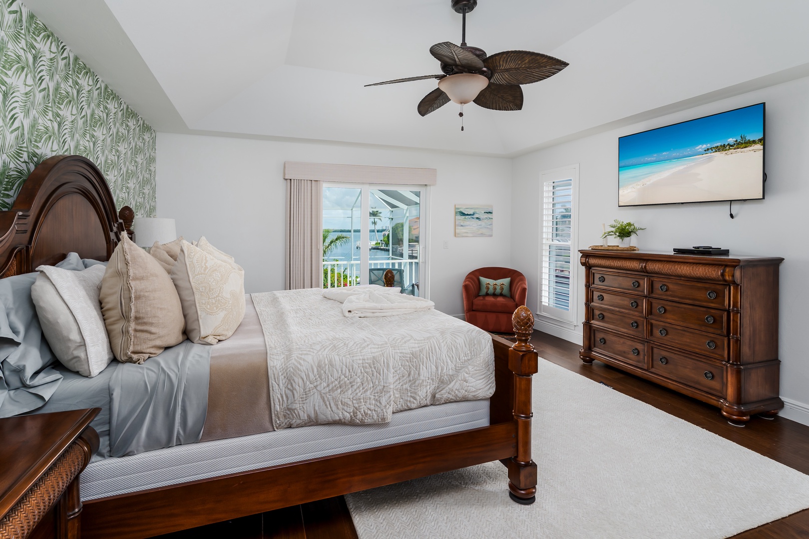 Second Floor Master Suite King Bedroom