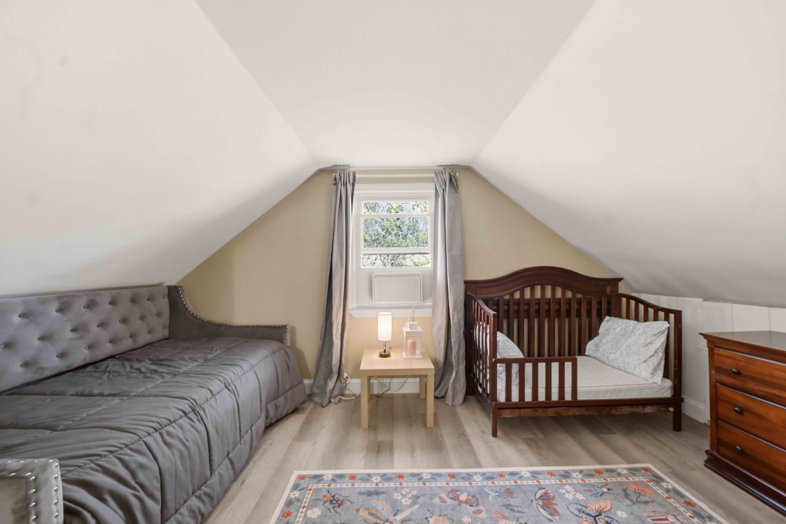 Pull out trundle and small crib
