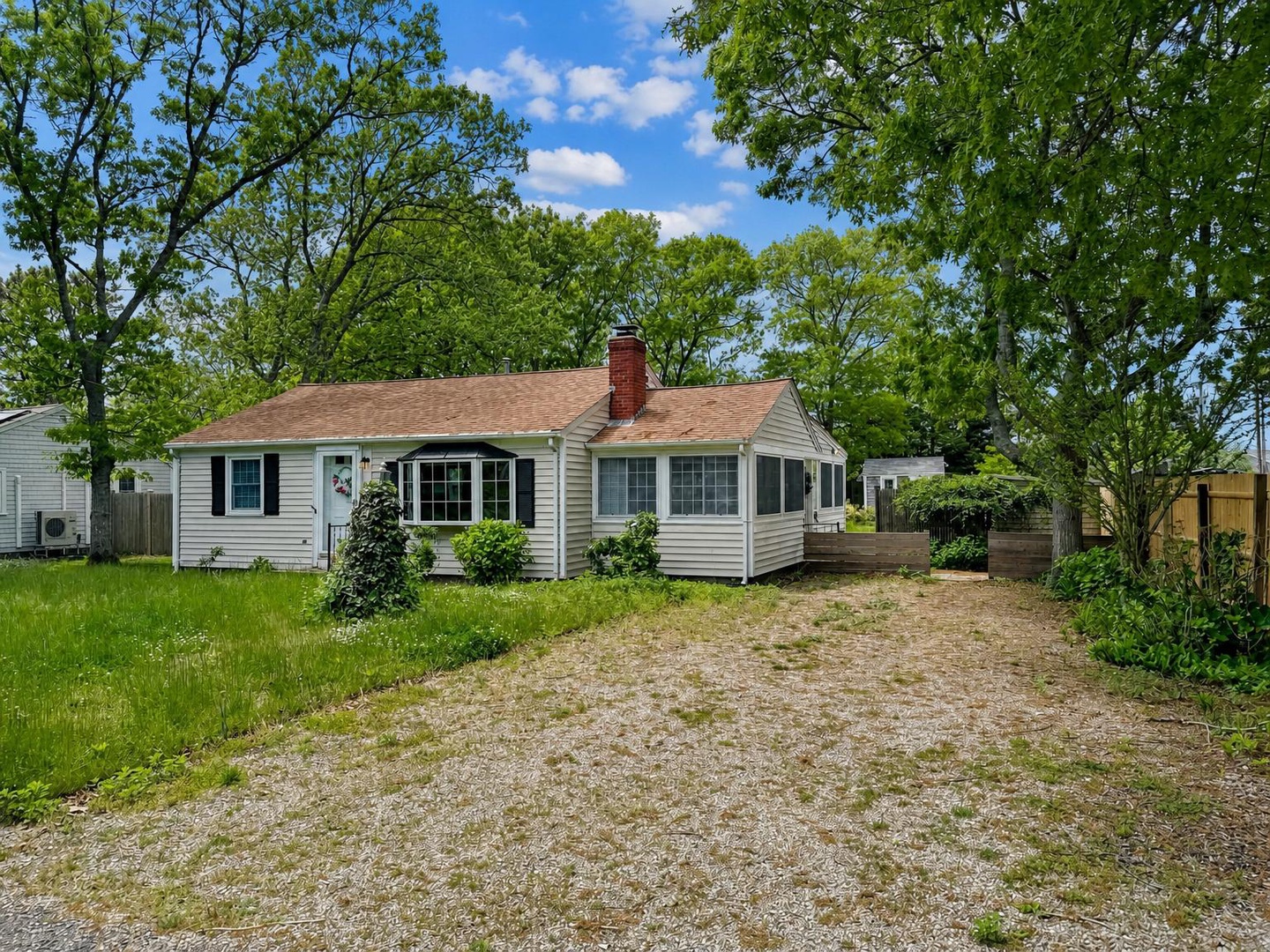 02-exterior_front_of_house