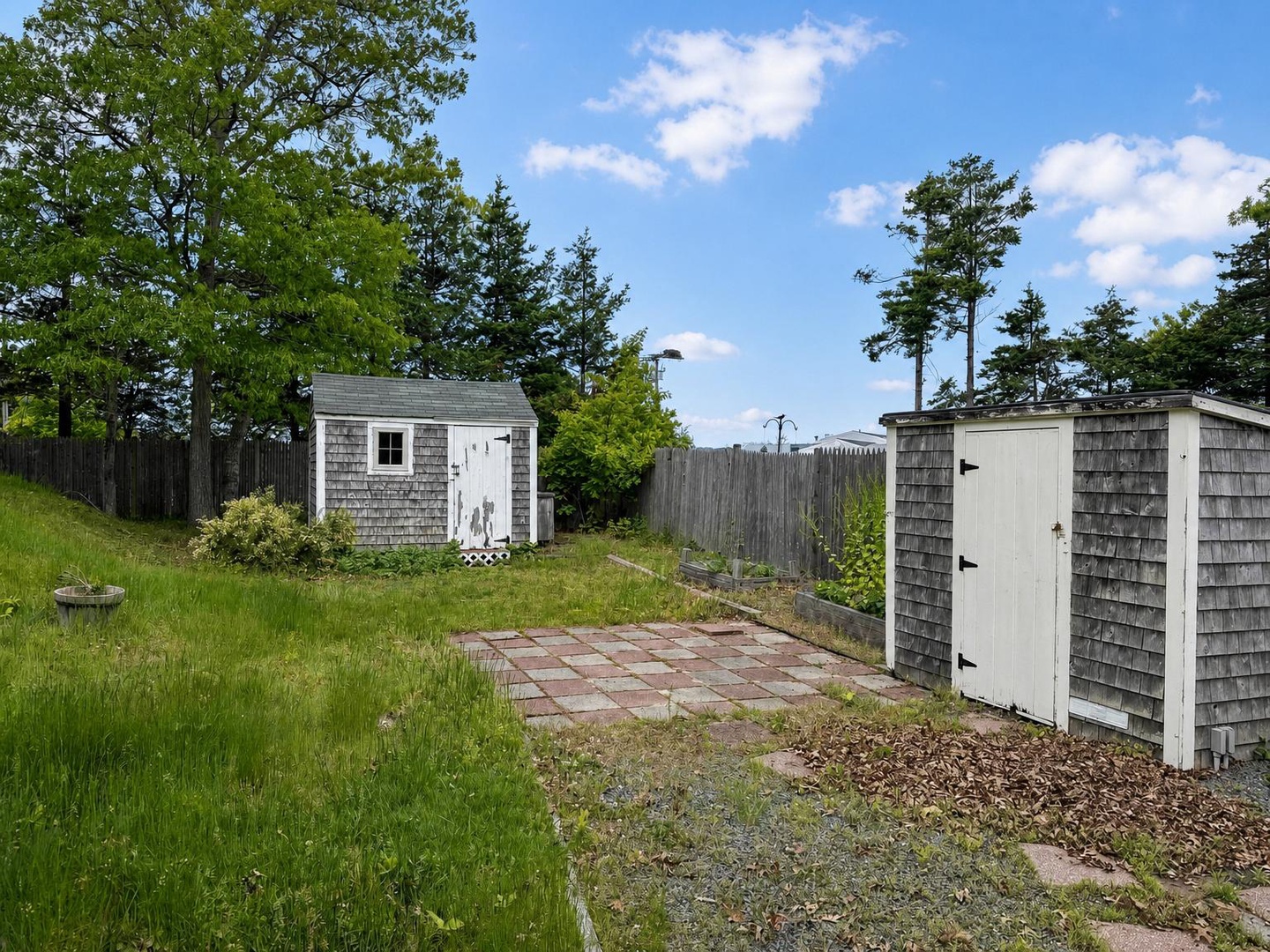 19-exterior_backyard_2