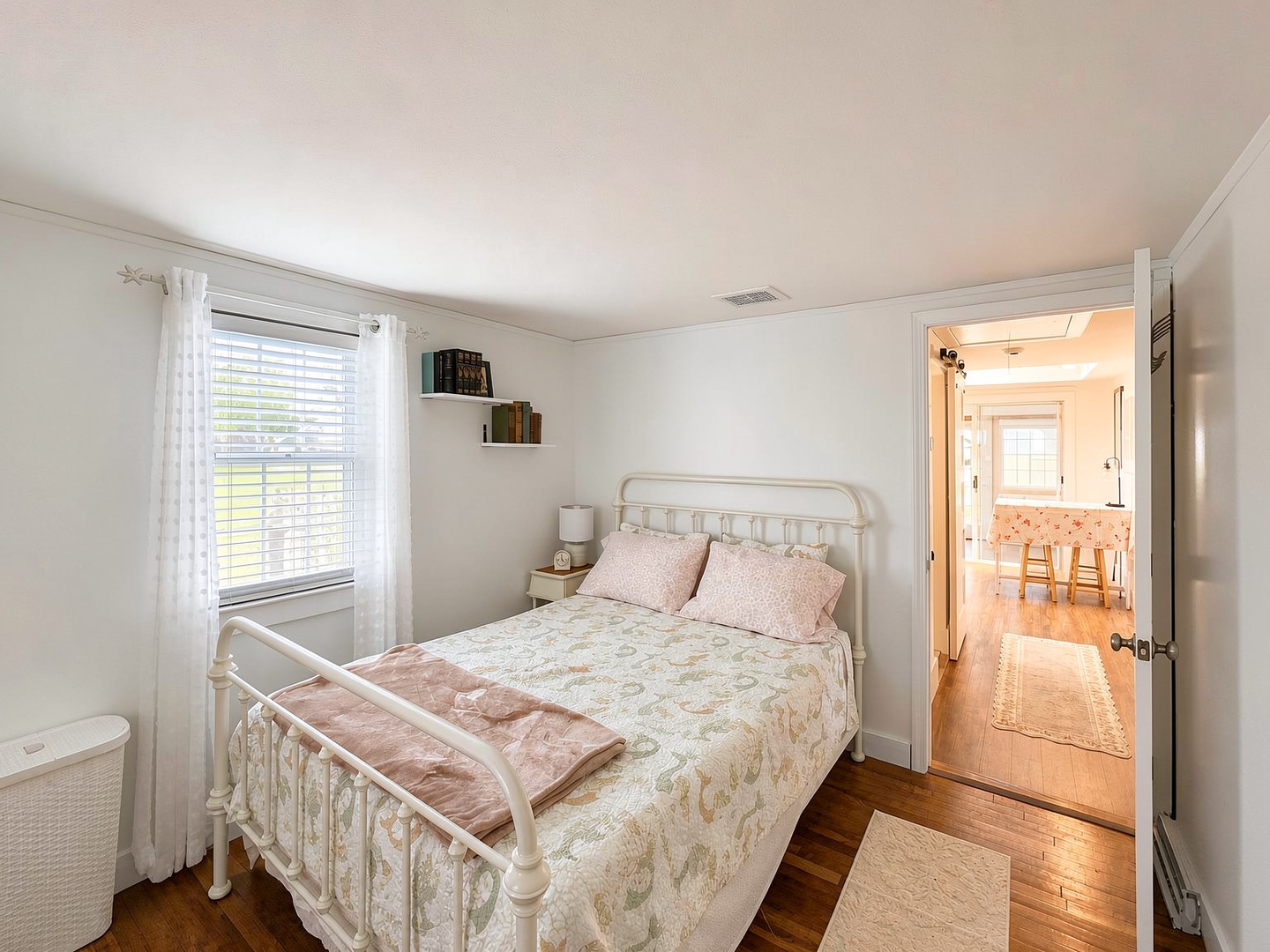 15-interior_primary_bedroom_2