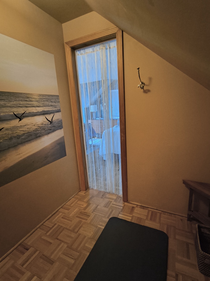 Comfy little Yoga retreat.