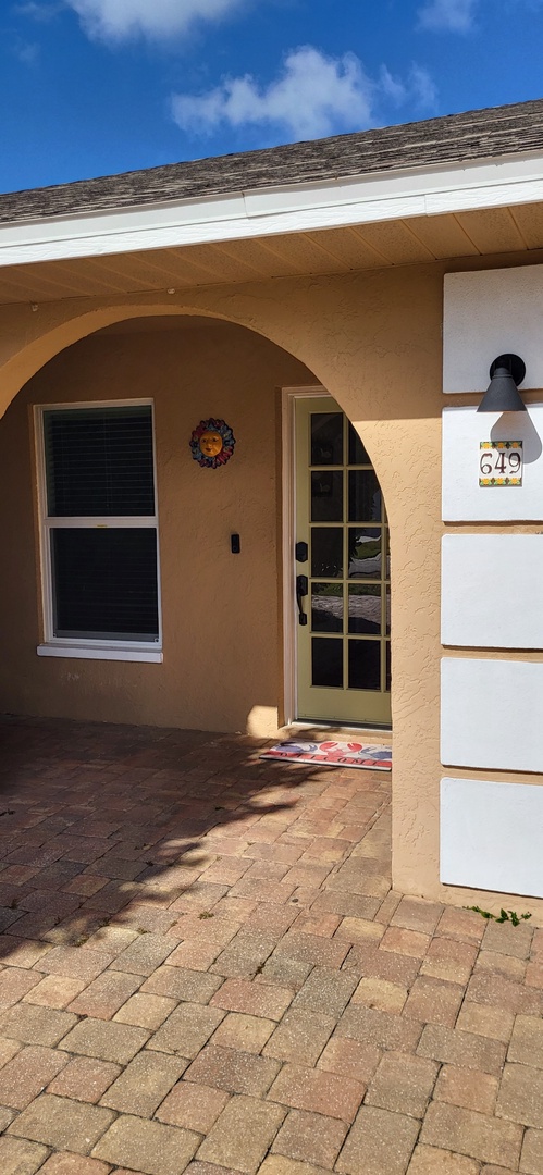 Front Entrance Come on In