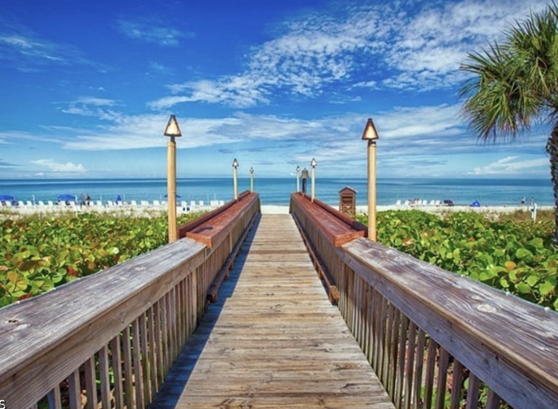 Minutes to the beach