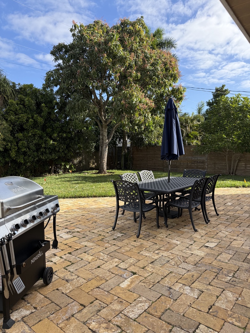 Fire up the barbecue and dine al fresco on your private patio, surrounded by lush tropical landscaping.