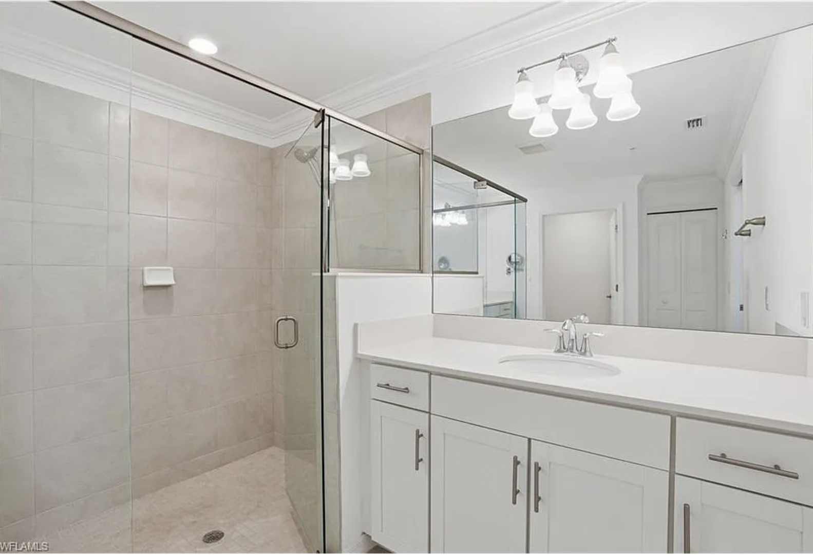 Main full bath off of King bedroom