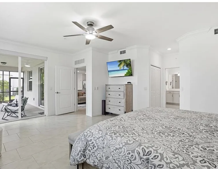 King bed - Bedroom 1
