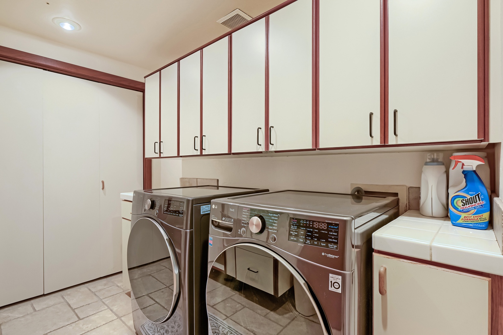 Laundry Room fully equipped with Large Washer and Dryer to get your things cleaned in a hurry after a day on the slopes or exploring all Park City has to offer.