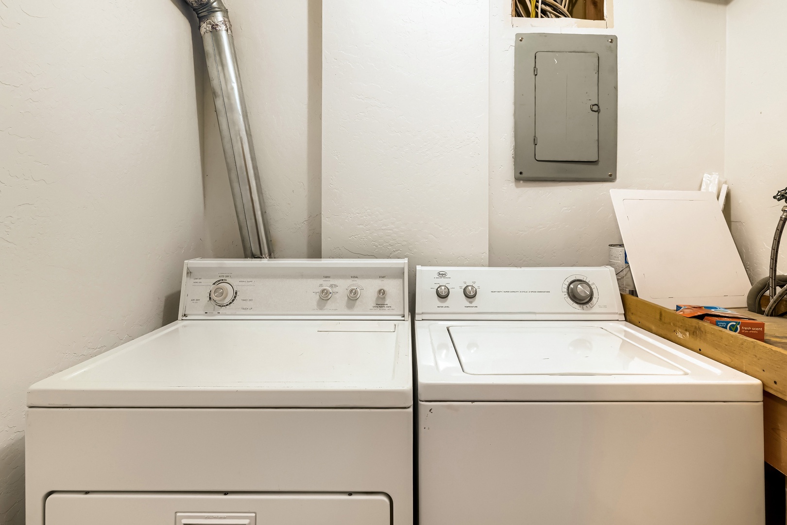 Handle your laundry with ease using the in-unit washer and dryer—no more hauling bags to a laundromat or hunting for quarters.
