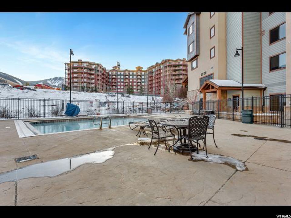 Year Round Hottub Year Round Hottub 