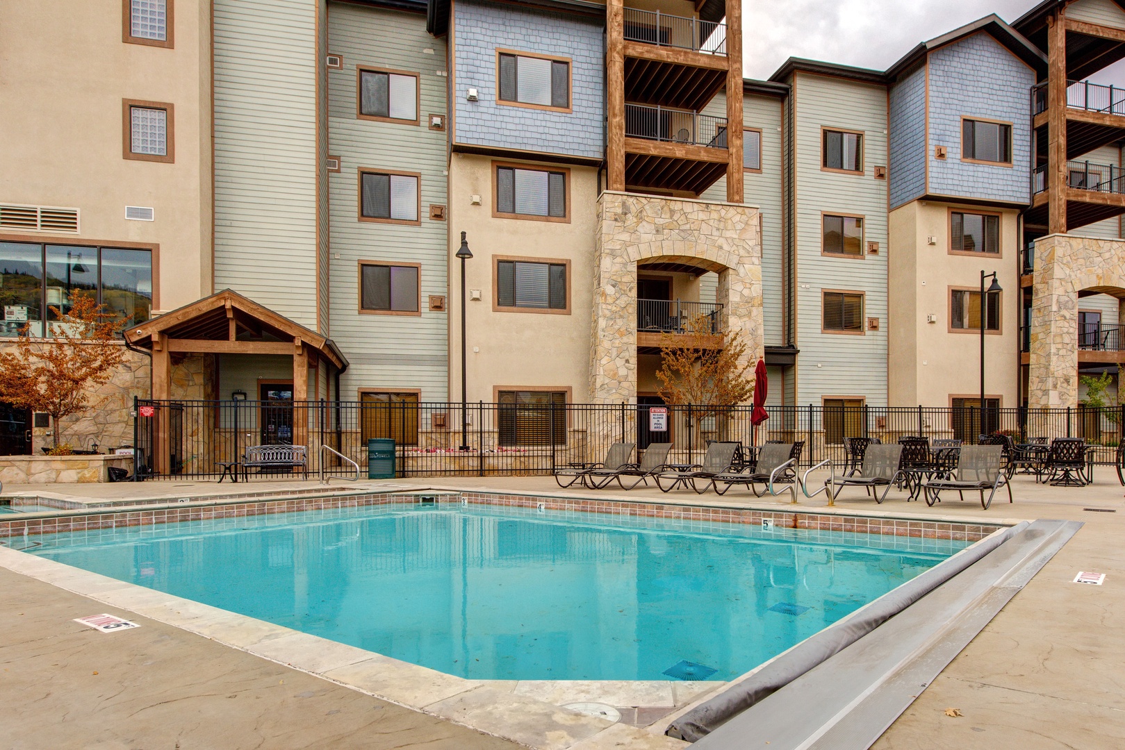 Heated Year Round Pool and Hottub Heated Year Round Pool and Hottub 