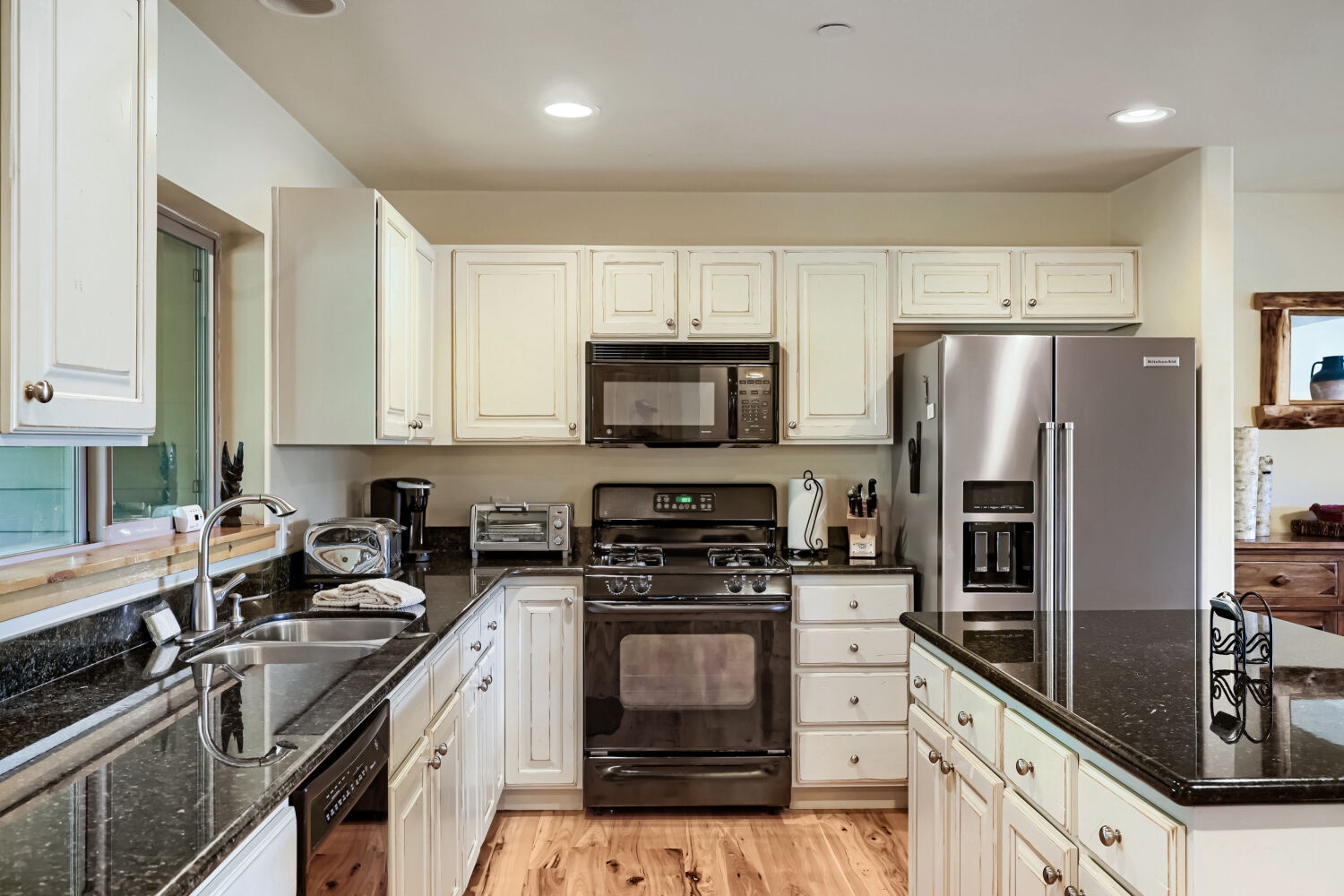 5435 Lillehammer Ln - Web Quality - 014 - 09 Kitchen