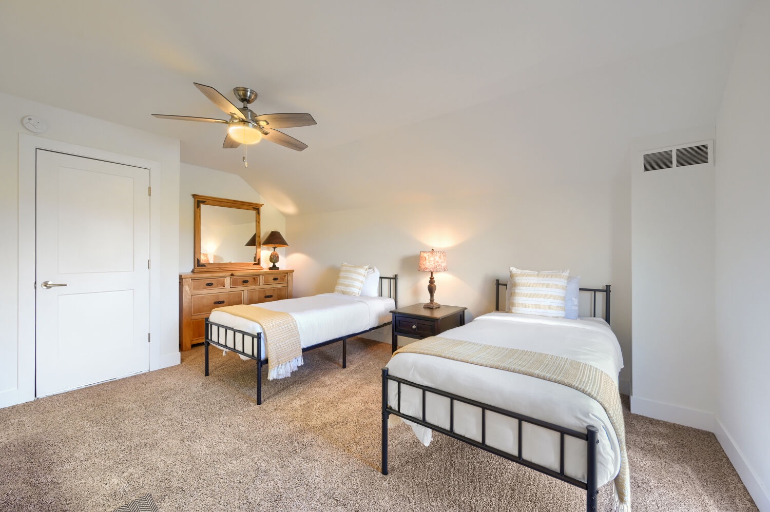 Large room with double twin beds