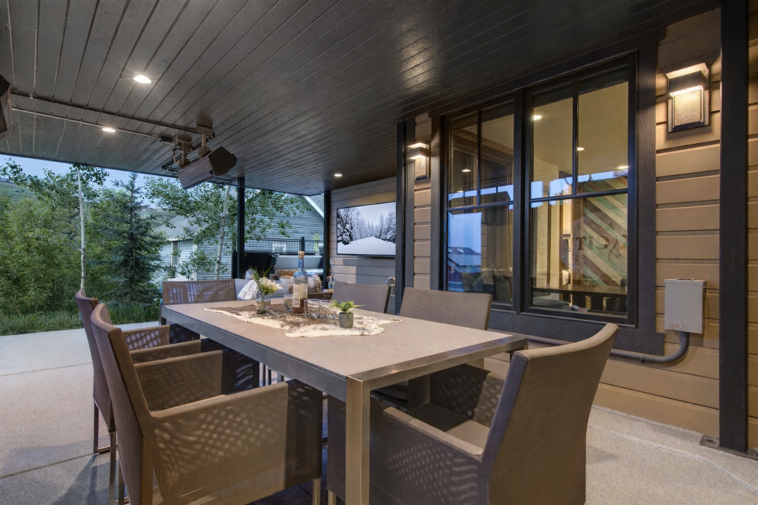 Downstairs Outdoor Sitting Area