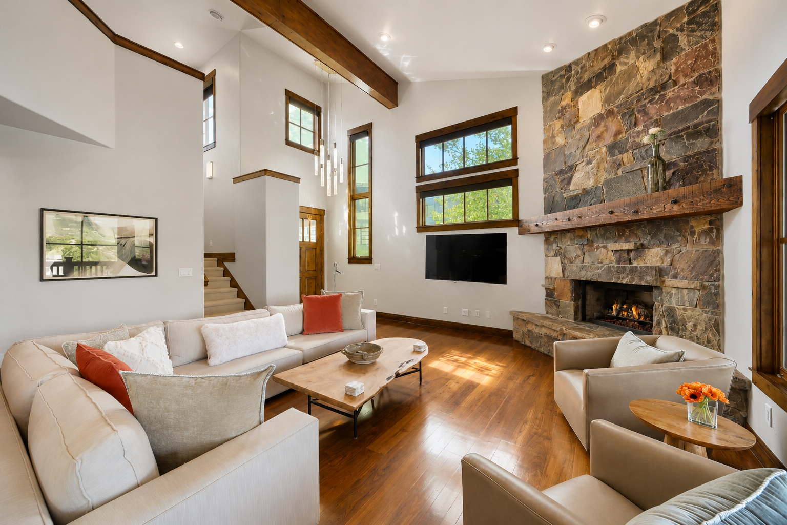 Living Room with fireplace