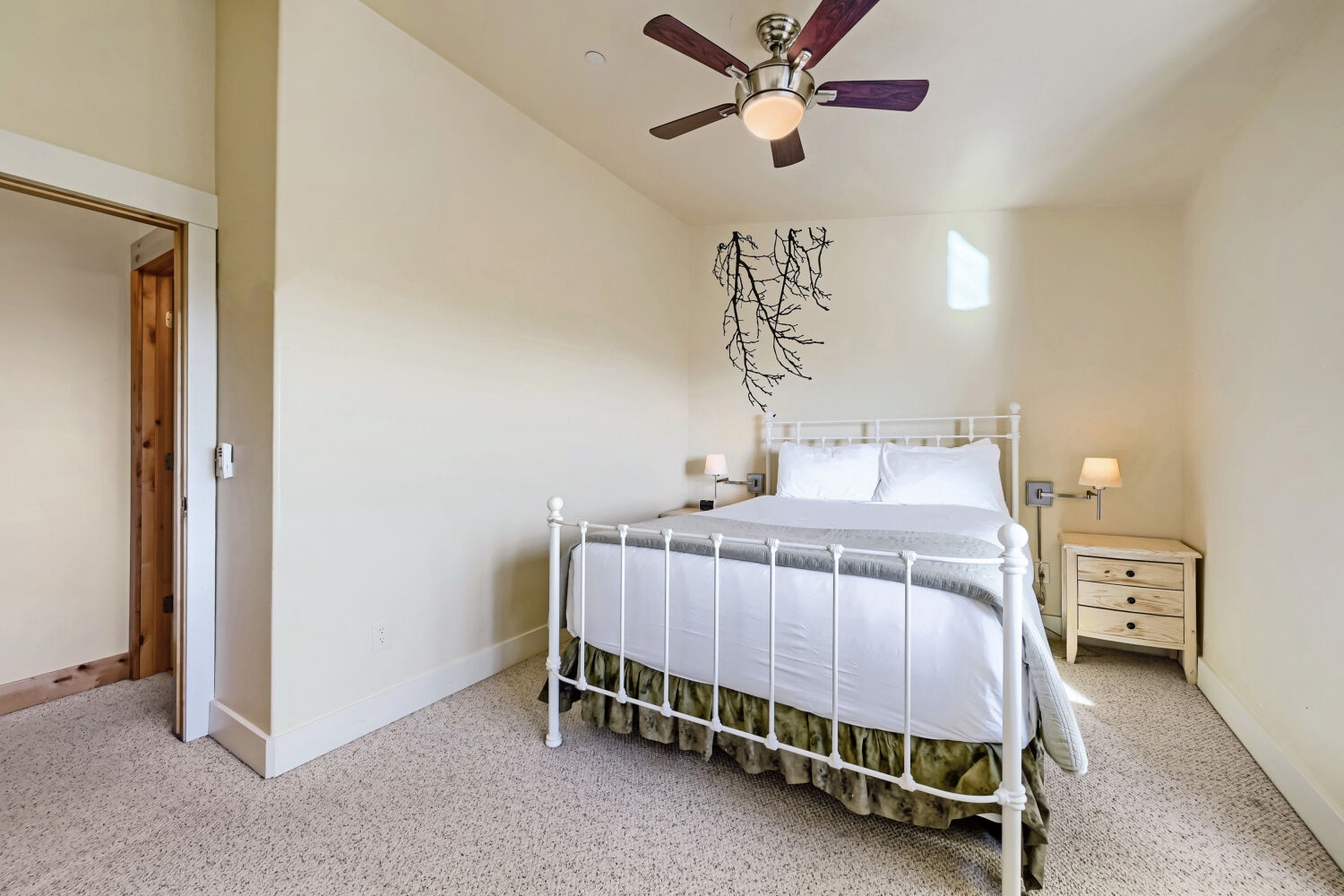 5435 Lillehammer Ln - Web Quality - 032 - 27 Bedroom