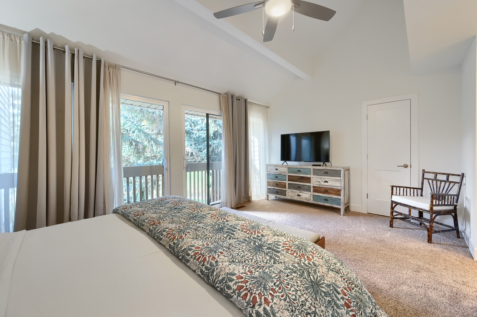 15 Primary Bedroom