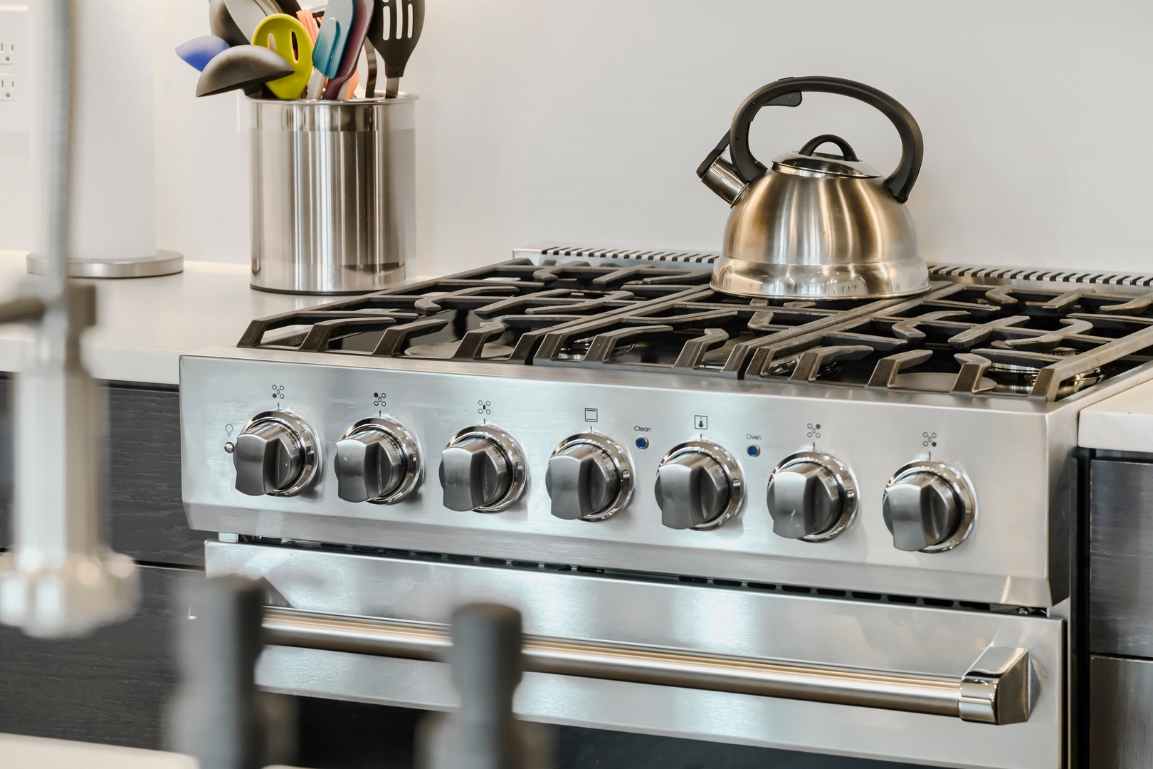Your fully equipped kitchen awaits, complete with a professional-grade gas range and all the tools you need to whip up memorable meals during your stay.