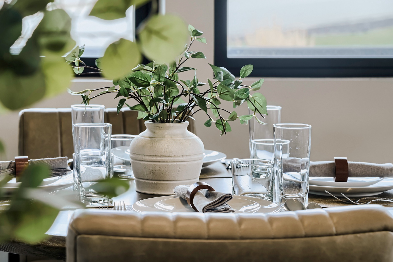 Gather around a beautifully set table where every meal becomes a moment to remember. Natural light and thoughtful touches create the perfect setting for your mornings and evenings together.