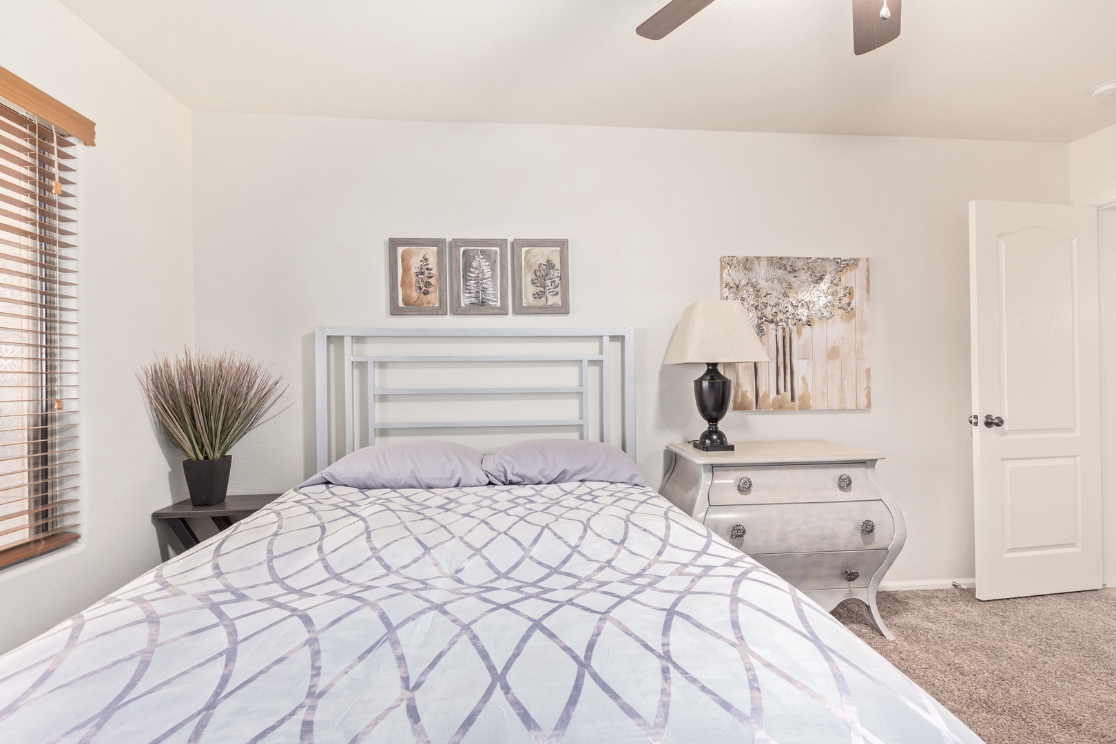 Bedroom 2 with Queen Bed