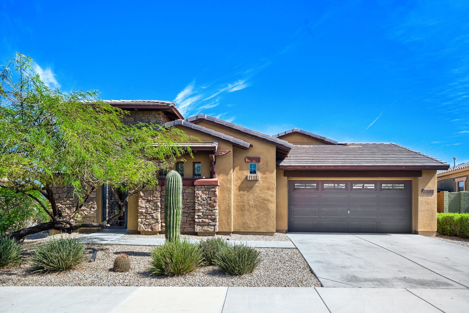 A true desert getaway in beautiful Estrella! Settle in for a week, a month or the season—an ideal home base for Arizona snowbirds, golfers and Spring Training fans.