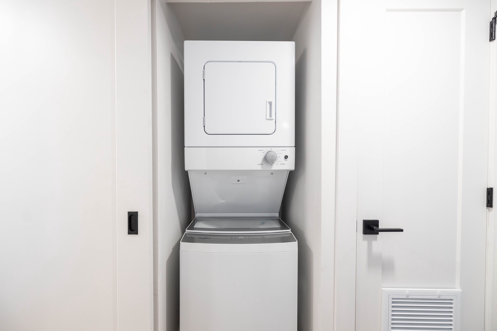 Your in-unit laundry center keeps your clothes fresh throughout your stay, with a convenient washer-dryer combo.