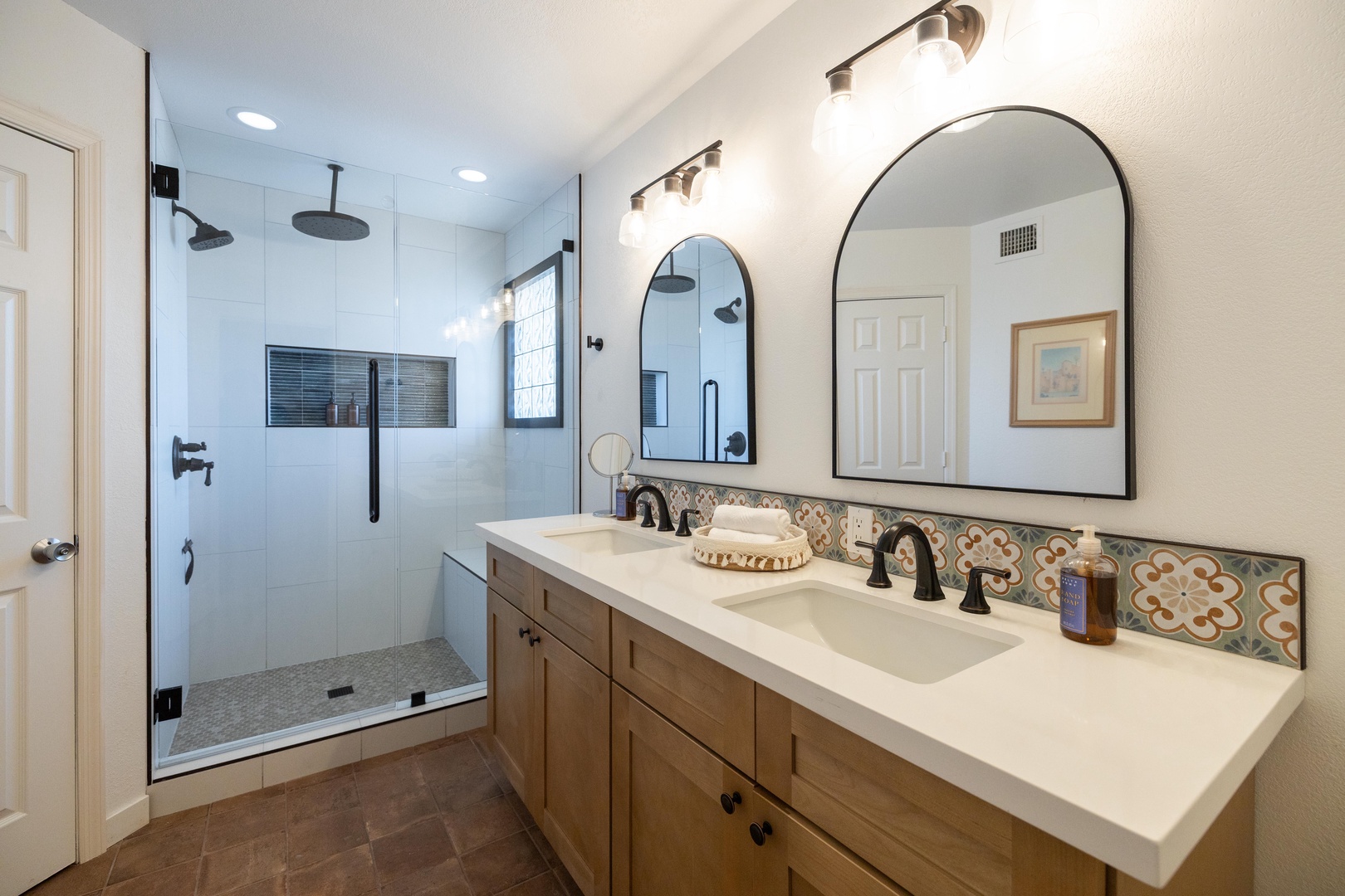 Master ensuite bathroom