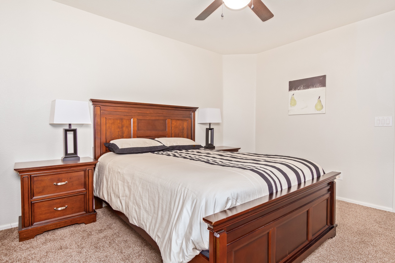 Bedroom 4 with Queen Bed