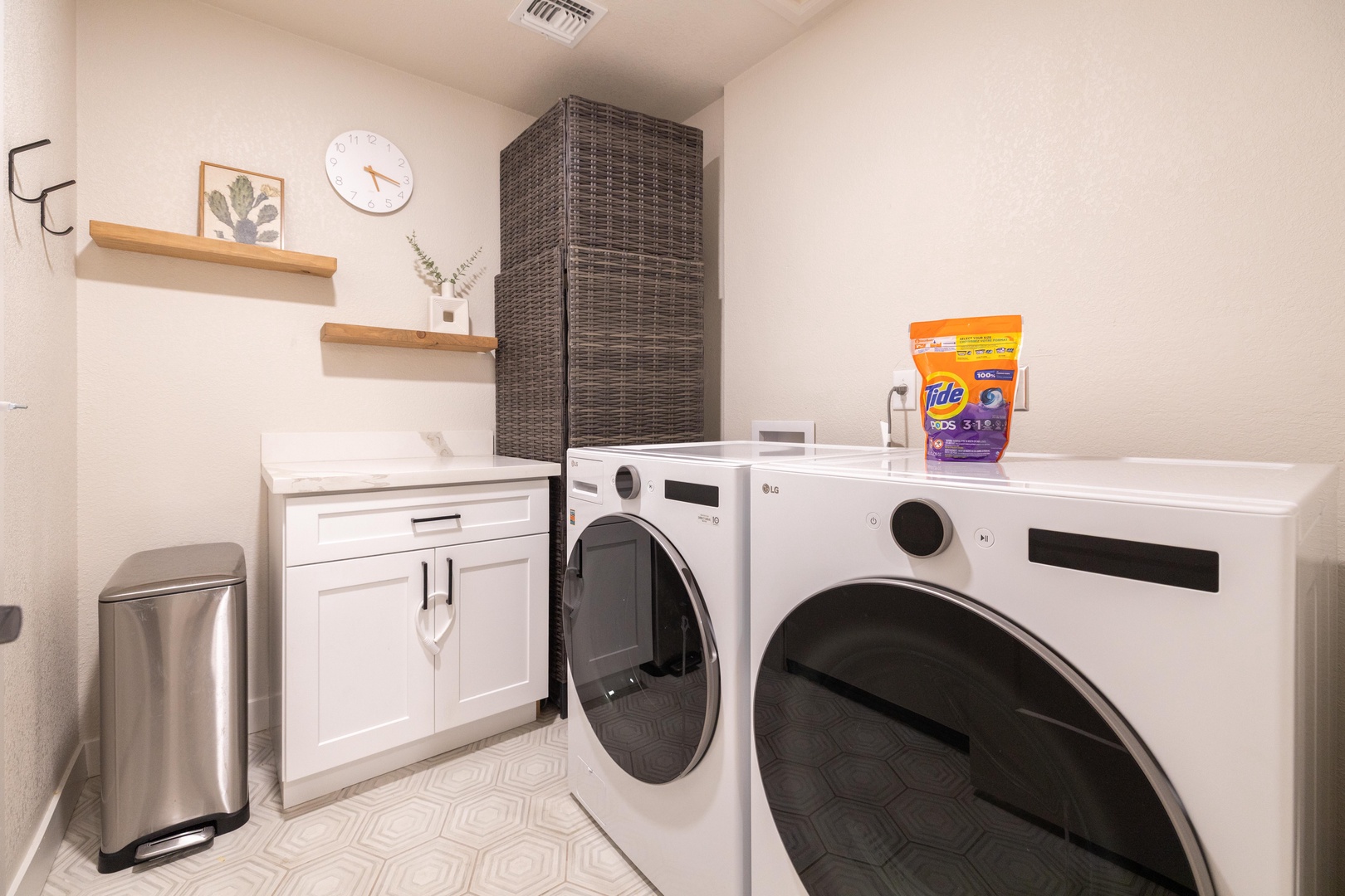 Full-size washer & dryer — long Scottsdale stays, no problem
