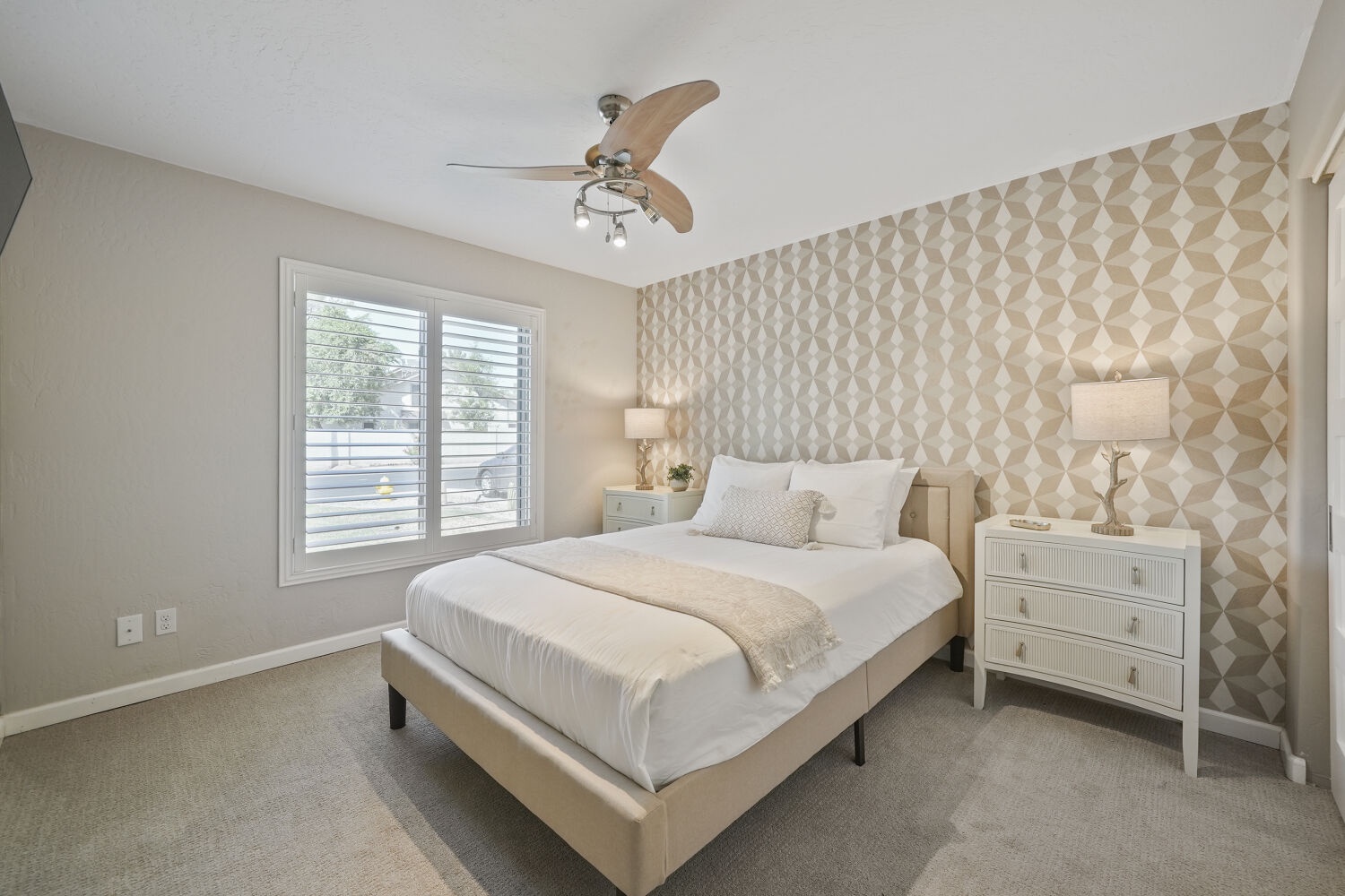 Bedroom 2 with Queen Bed