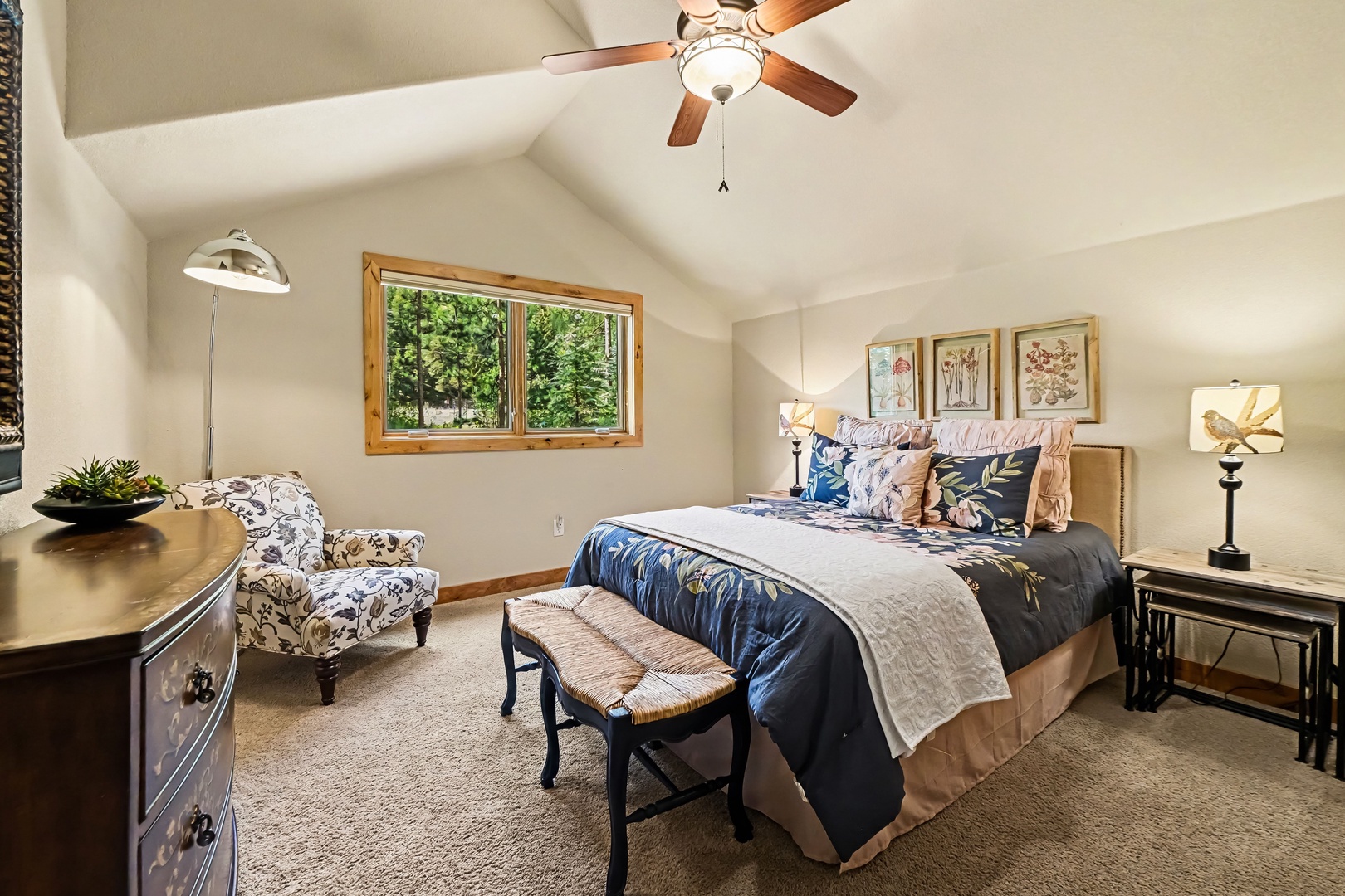 Queen bedroom upstairs.
