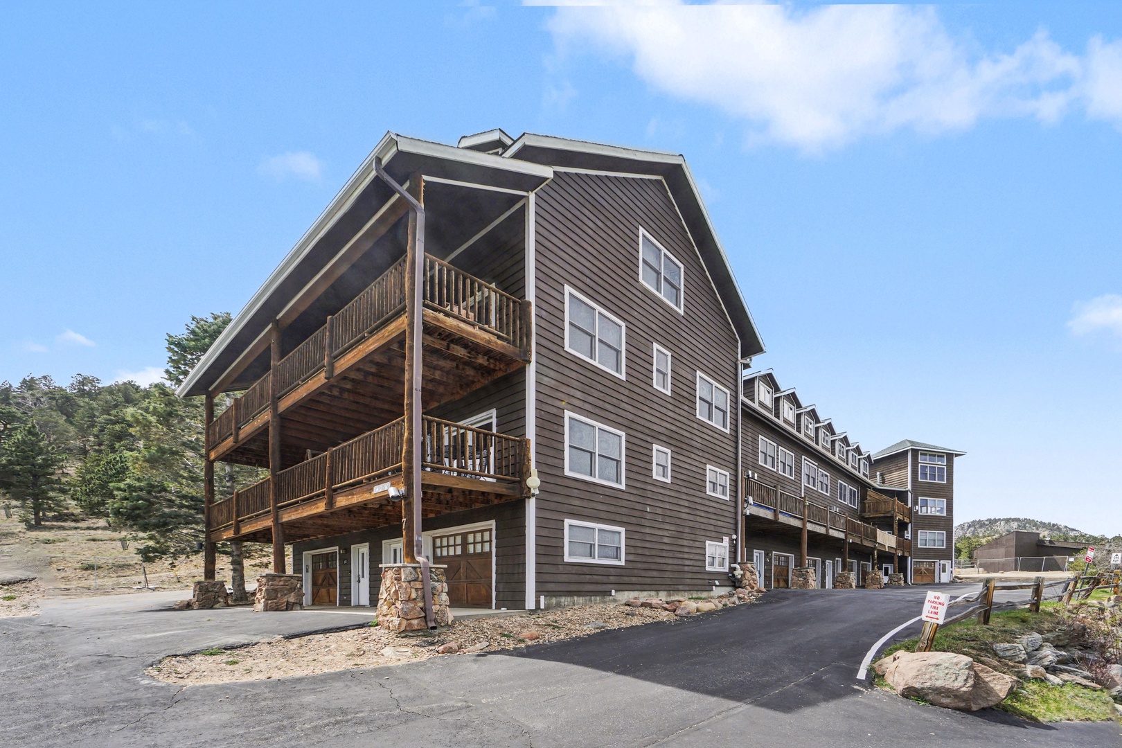 Mountain views from every angle.