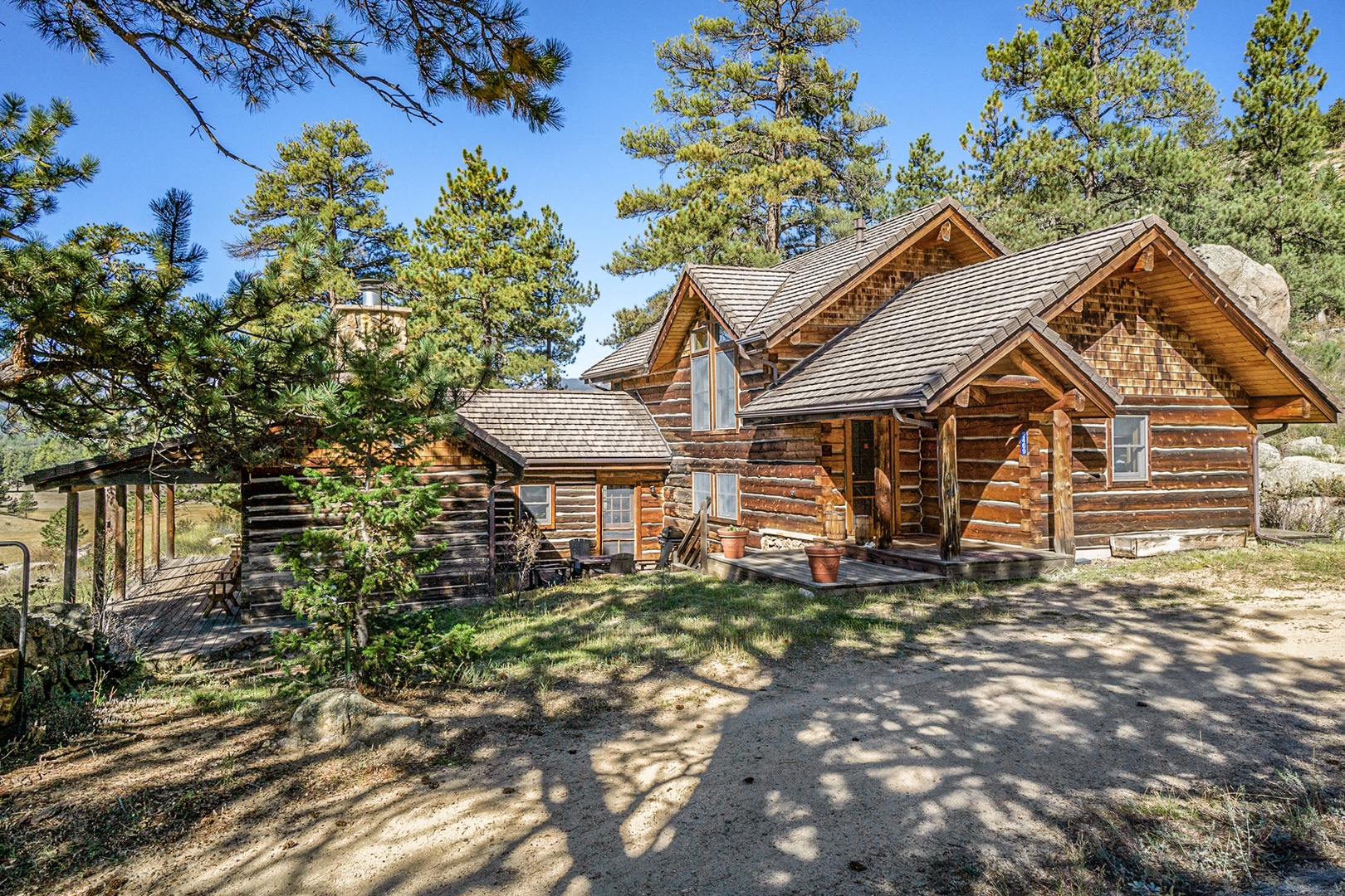 Exterior views of the property 