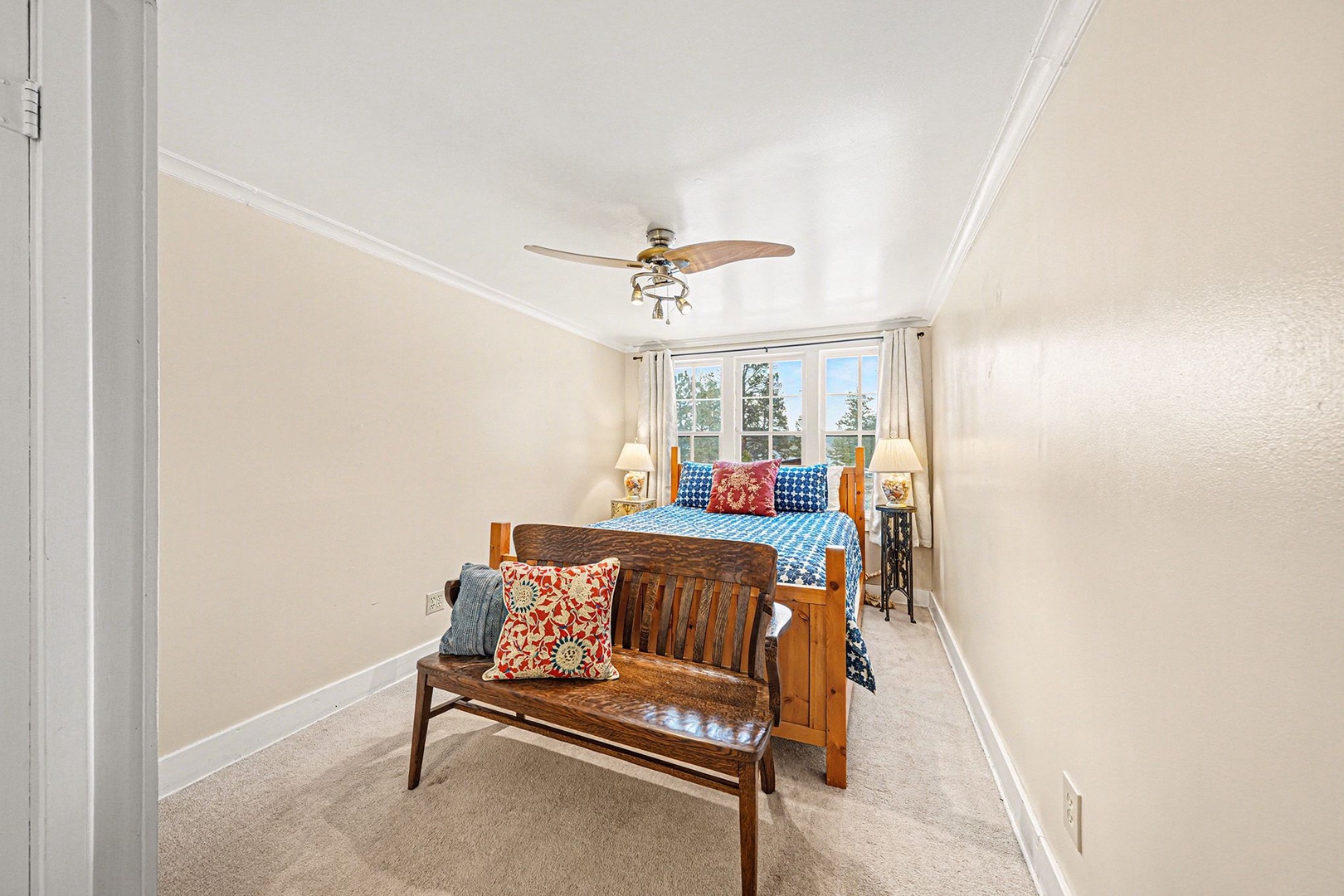 Twin Fawns second bedroom